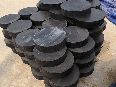 咸宁板式橡胶支座由若干层橡胶片与薄钢板经加压硫化